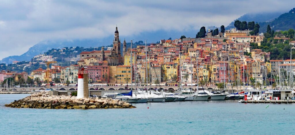 menton-old-town-harbour-entrance-lighthouse-161098-161098.jpg