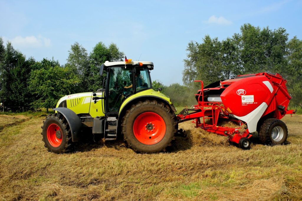 tractor-round-baler-custom-work-hay-162371-162371.jpg